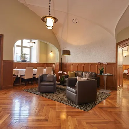 Lodner Drei Mohren Hotel 3*